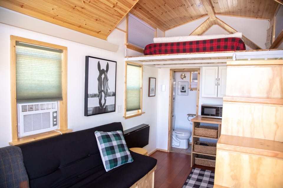 Hidden Valley Tiny Home | Individually decorated, individually furnished, free WiFi, bed sheets