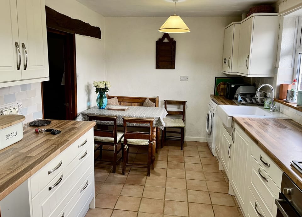 Large sit-in kitchen fully equipped for your stay