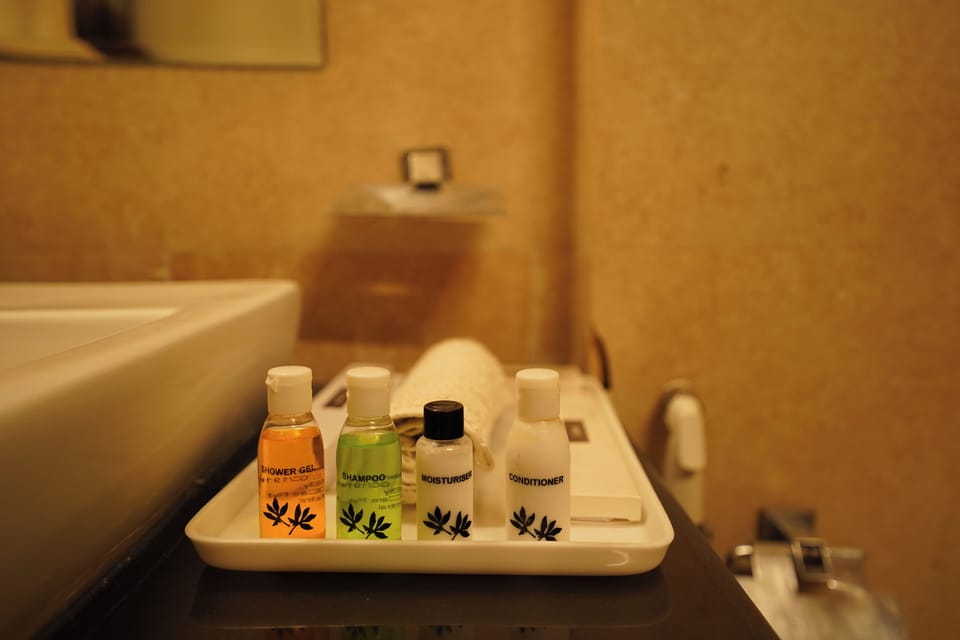 Luxury Tent | Bathroom | Shower, free toiletries, slippers, bidet