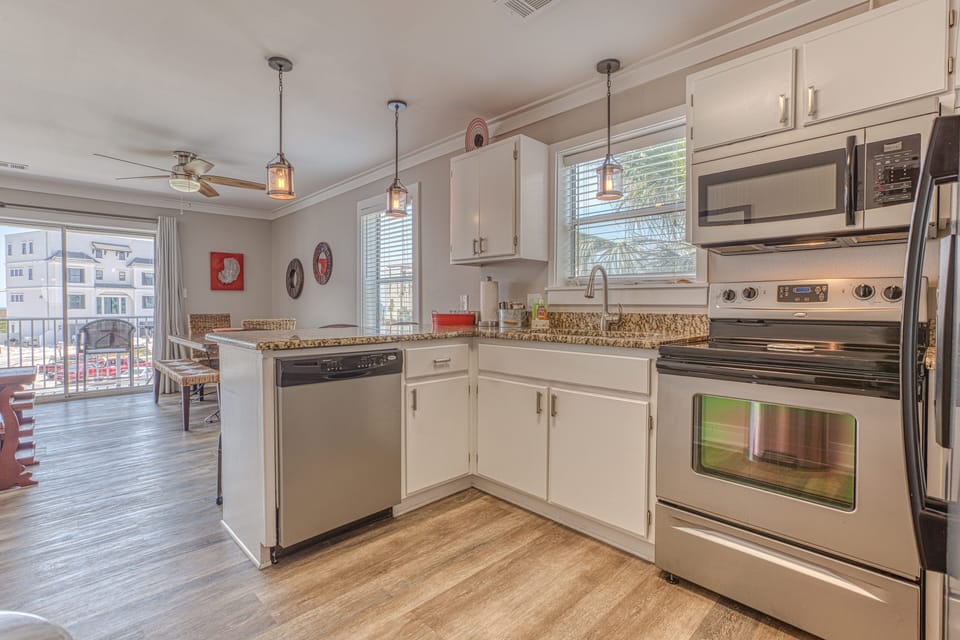 Kitchen with everything you need to cook those delicious meals at home!