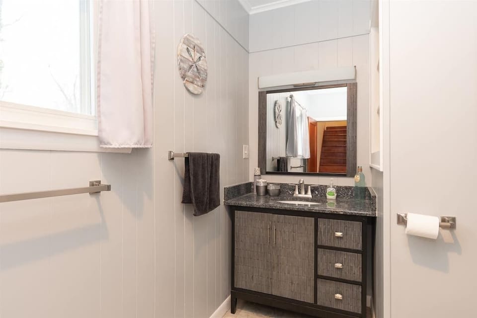 Main Floor Full Bathroom