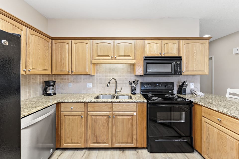 Full Size Kitchen with Granite Countertops