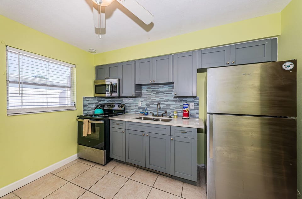18-web-or-mls-Kitchen205-5