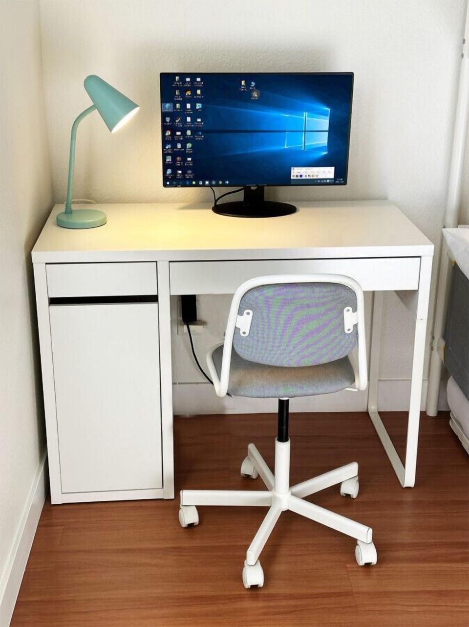 Office Desks around the property, HD 24 Inch screen