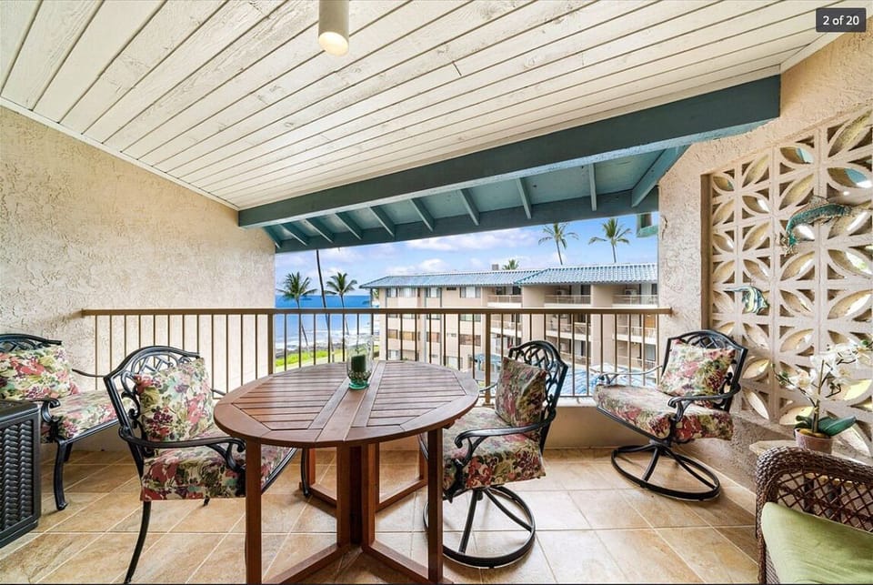 8'X16' Lanai with Teak Dining Table and that gorgeous view! Beach Gear Storage.