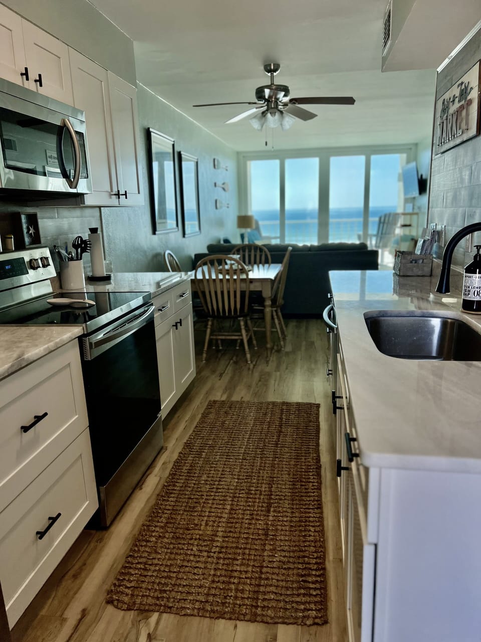 Wowing Welcoming views from the moment you open the entry door. 