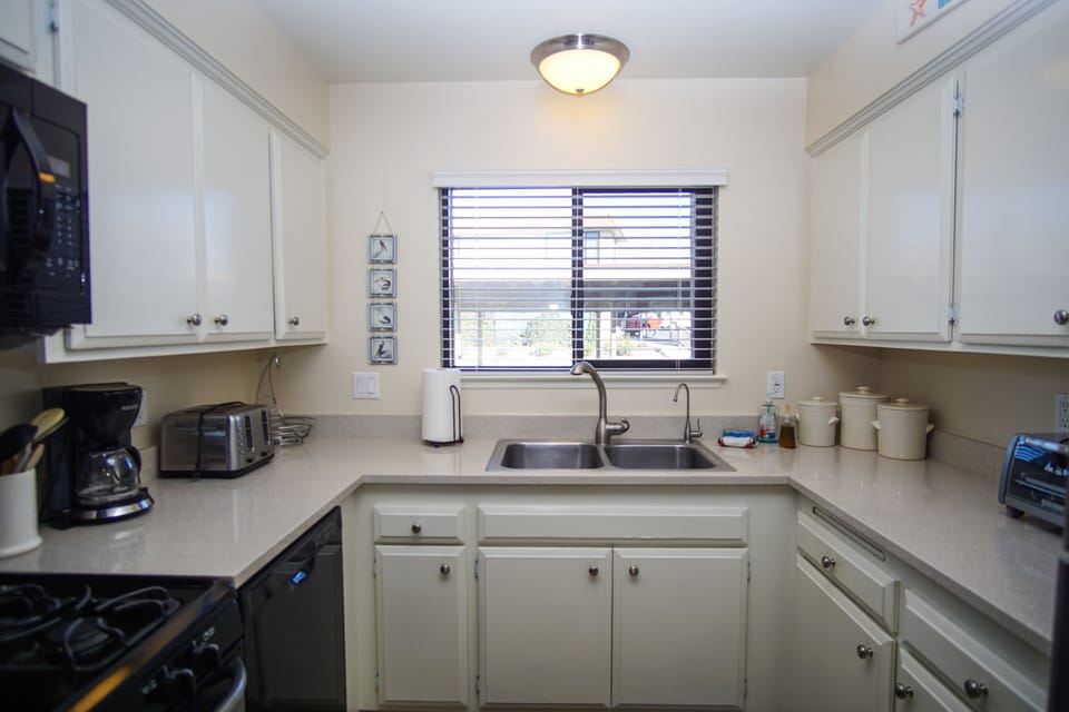 Kitchen - 133 Pismo Shores Oceanfront Vacation Rental Pismo Beac