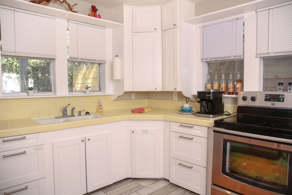 Cookware, dishes, icecream maker, popcorn maker provided. 