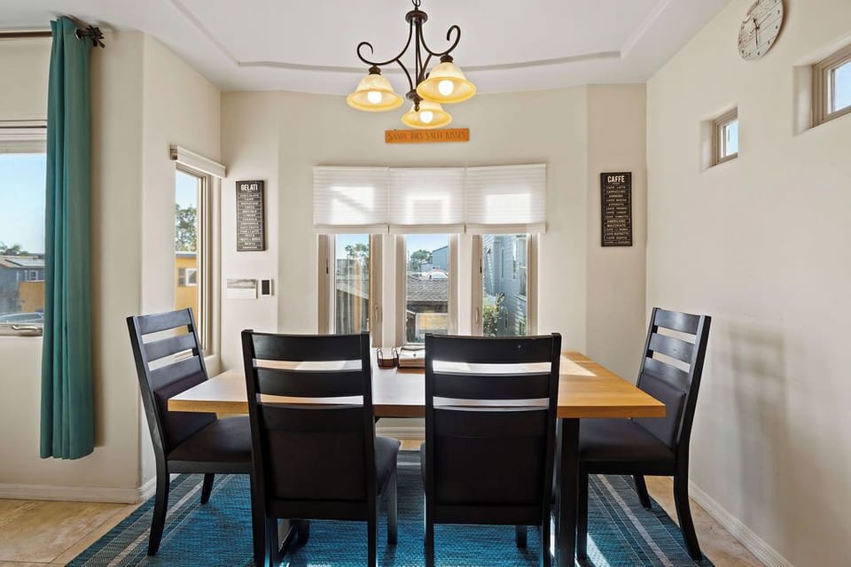 Dining table with seating for 6 (4 chairs and a bench)