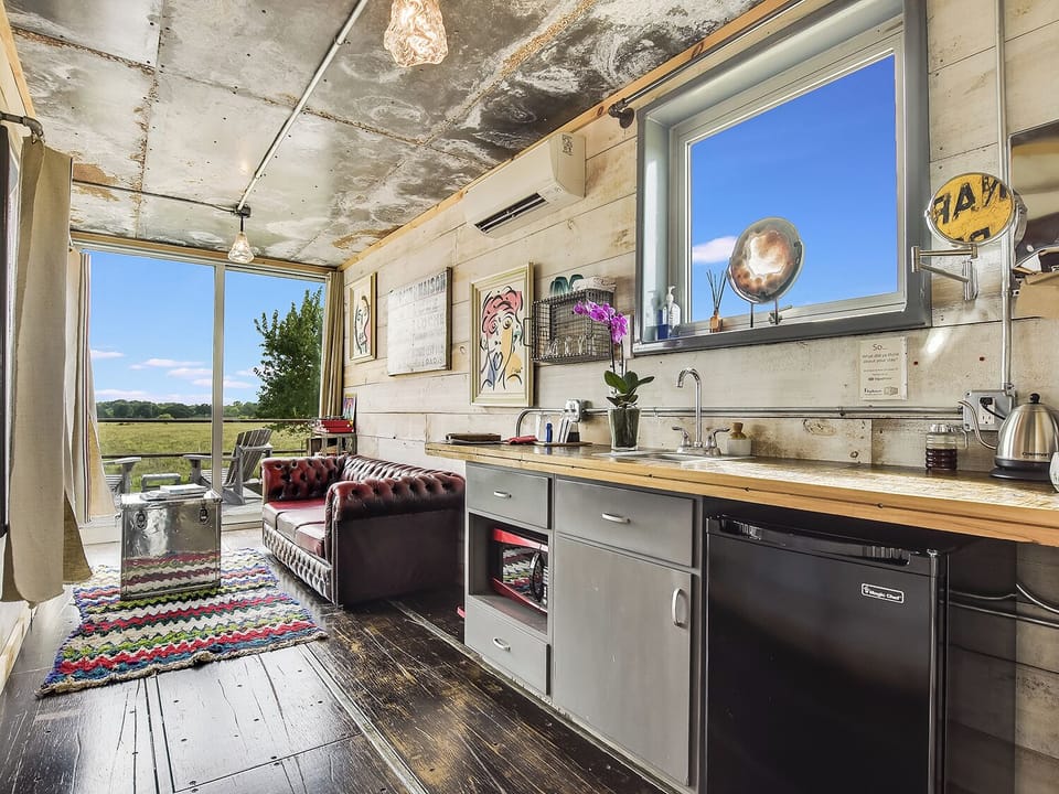 Houze6-Kitchen-Living
