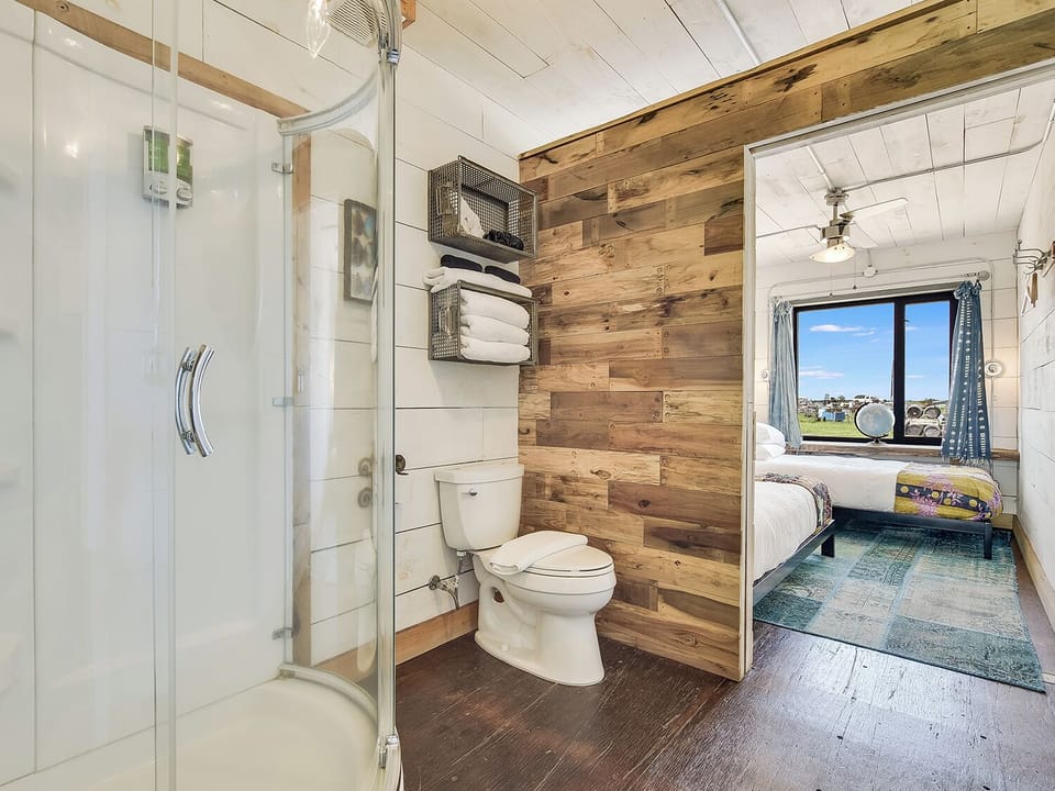 Houze2-Bathroom