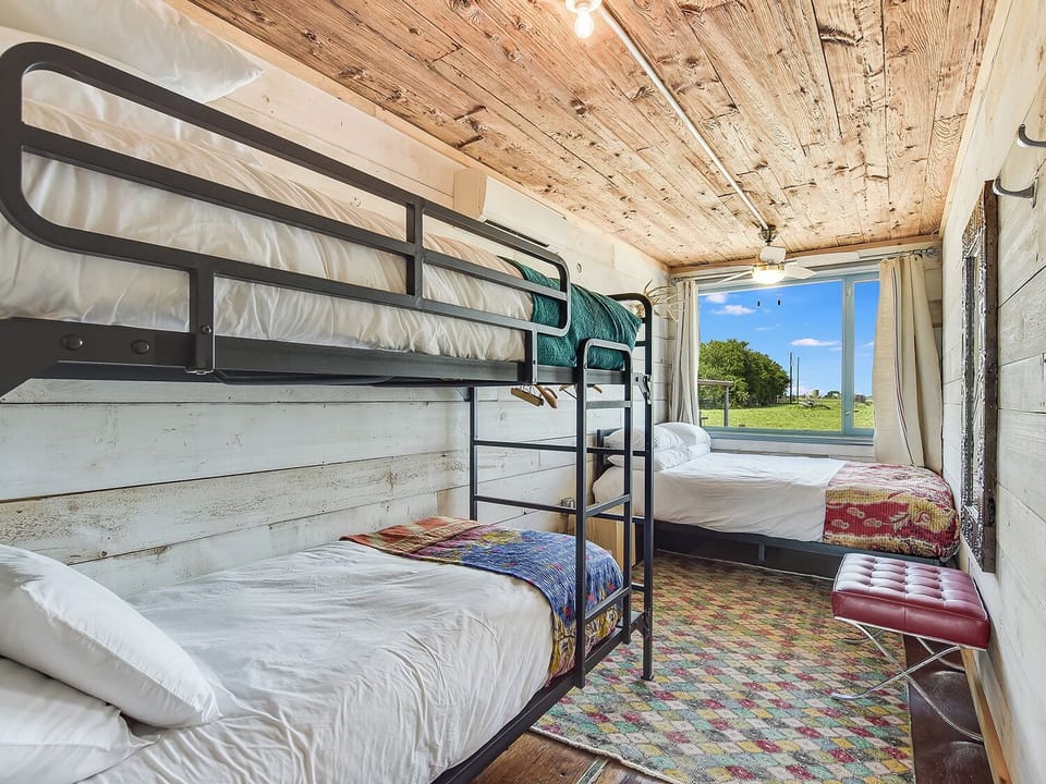 Houze5-Bedroom