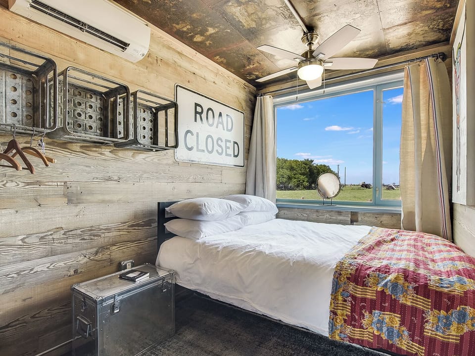 Houze4-Bedroom2B2