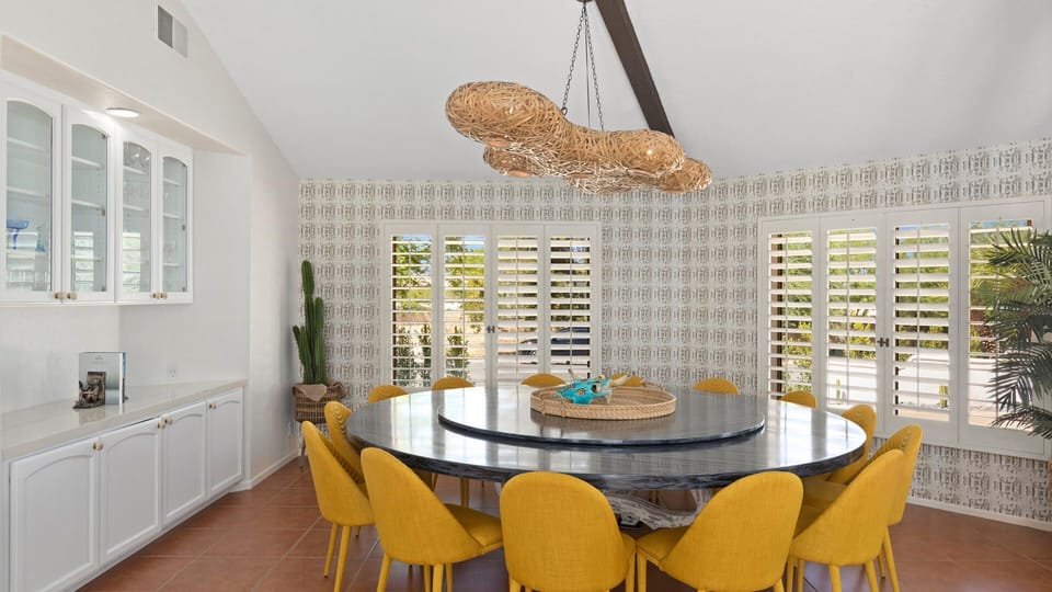 Dining Area seats 14
