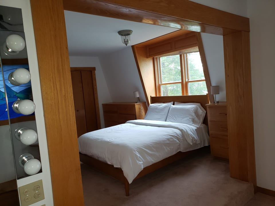 Master Bedroom Queen