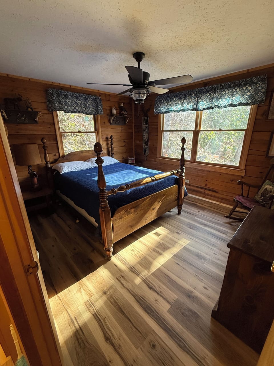 Queen bedroom