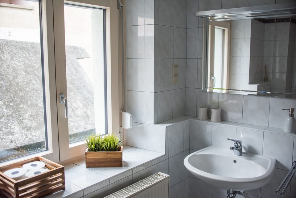 Shower, towels