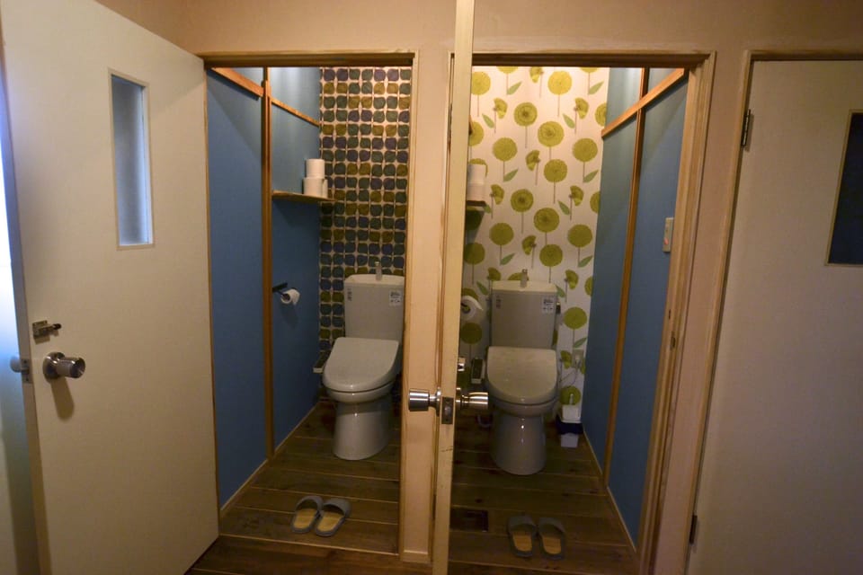 Shower, towels