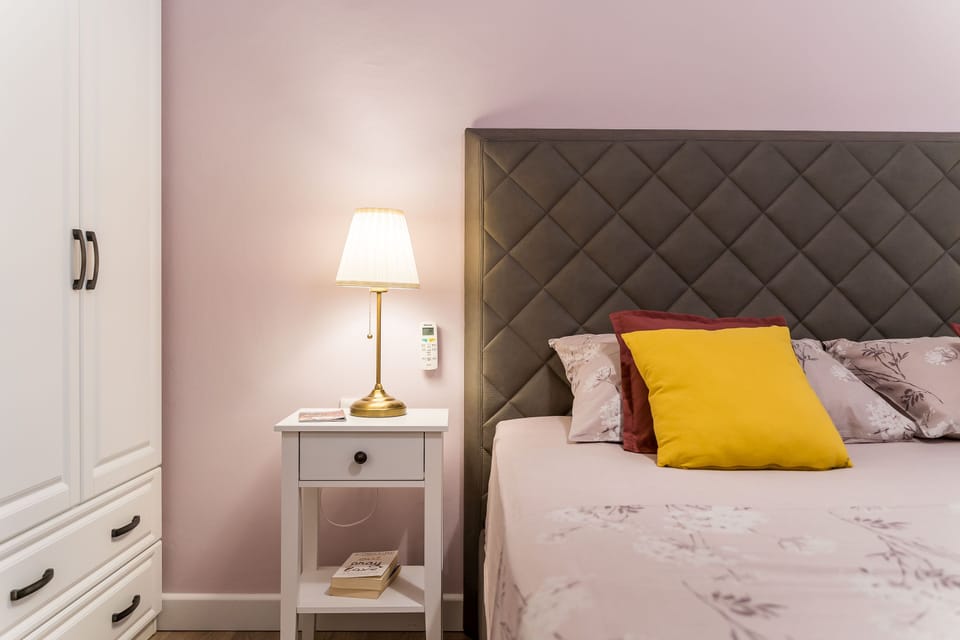 Bedroom detail
