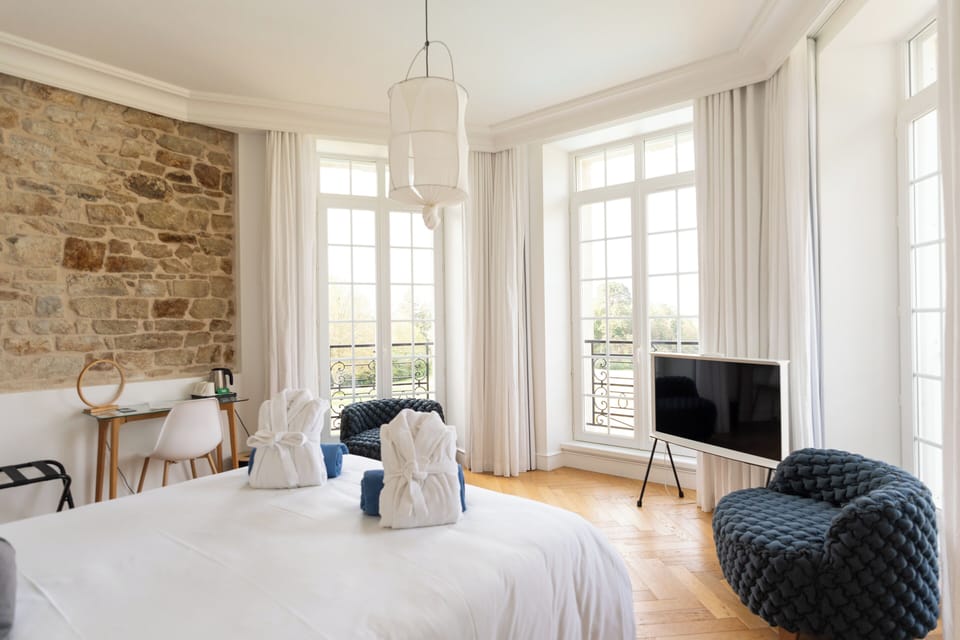 Deluxe Double Room, Sea View | In-room safe, laptop workspace, soundproofing, WiFi (free)