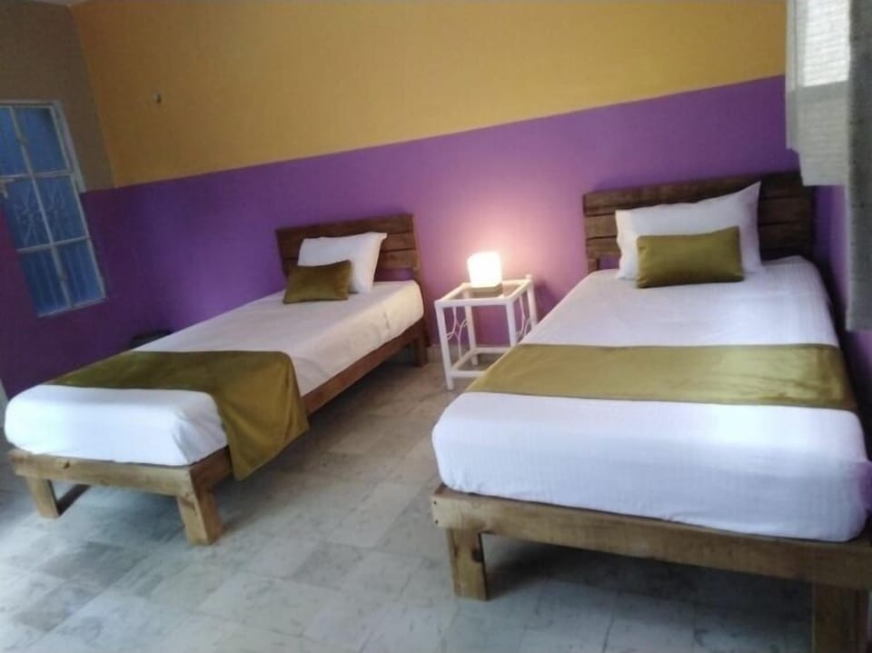 Business Room, 2 Twin Beds | Laptop workspace, soundproofing, WiFi (free), bed sheets