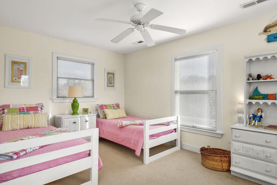 DU502: Decked Out Duck l Top Level Bedroom 5