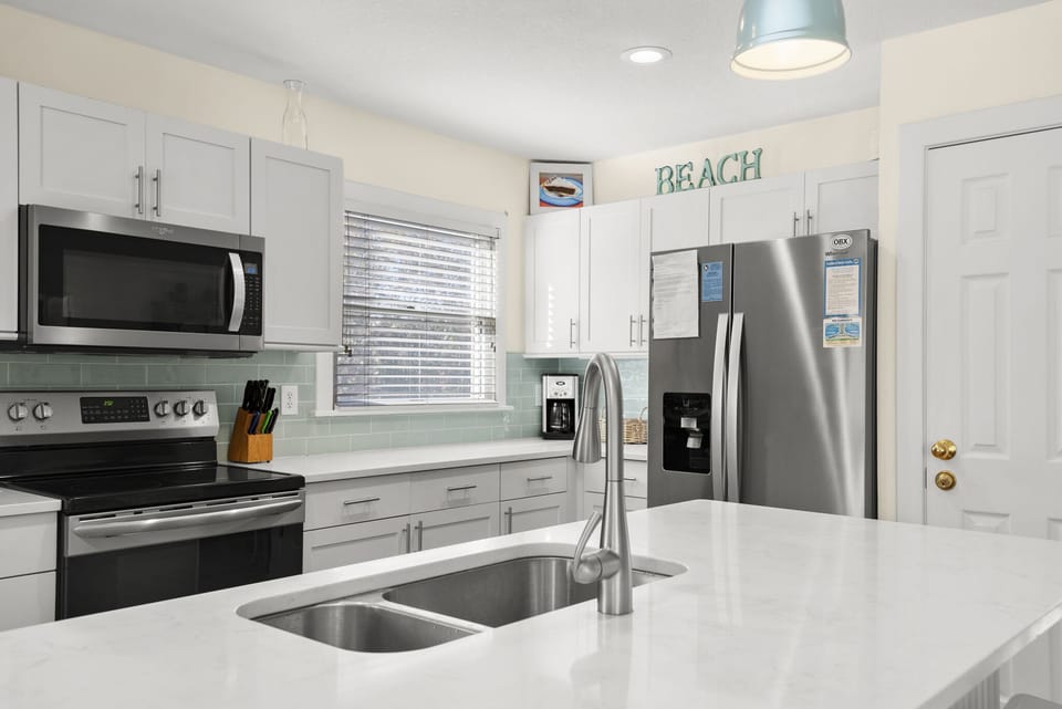 DU502: Decked Out Duck l Mid Level Kitchen