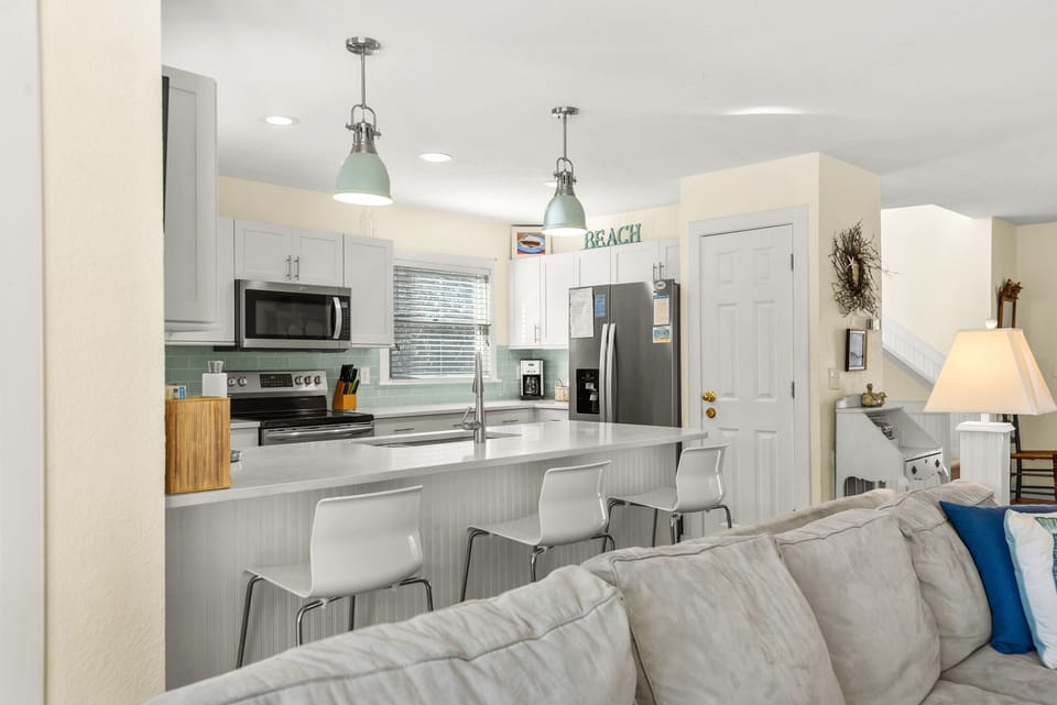 DU502: Decked Out Duck l Mid Level Kitchen