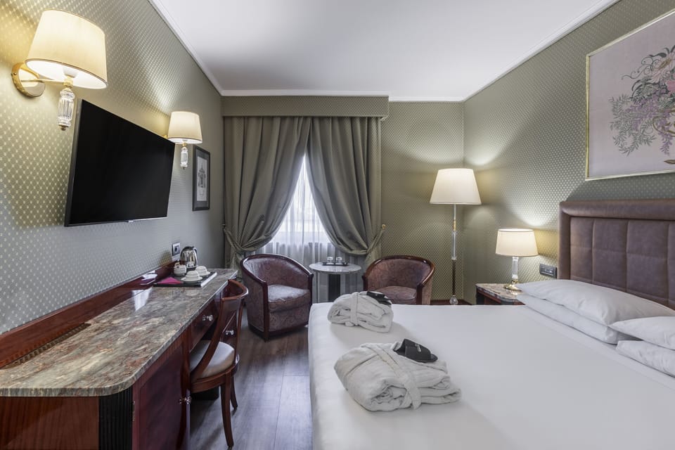 1 bedroom, premium bedding, down comforters, minibar