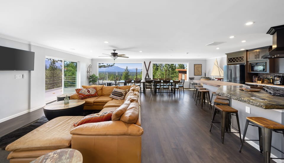 Living Area 2