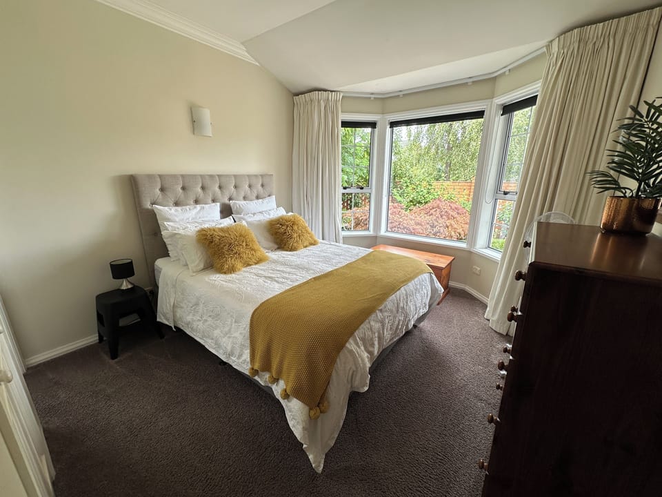 Comfortable Queen bed