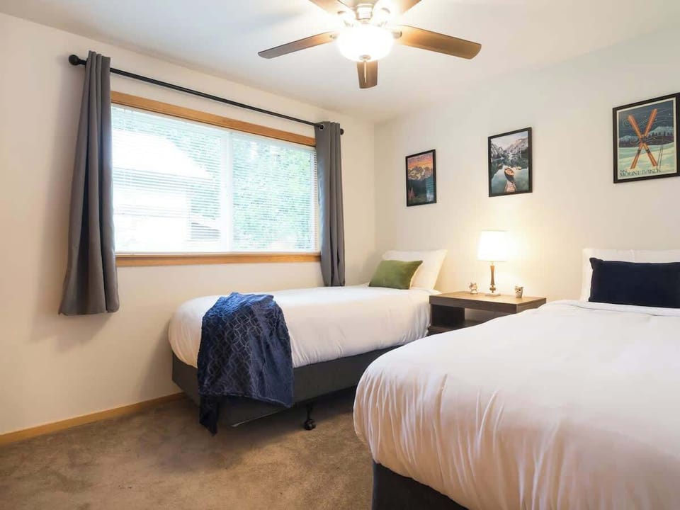 twin bedroom