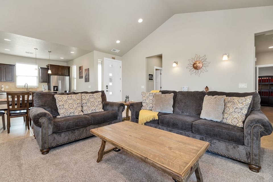 House, 3 Bedrooms | Living room