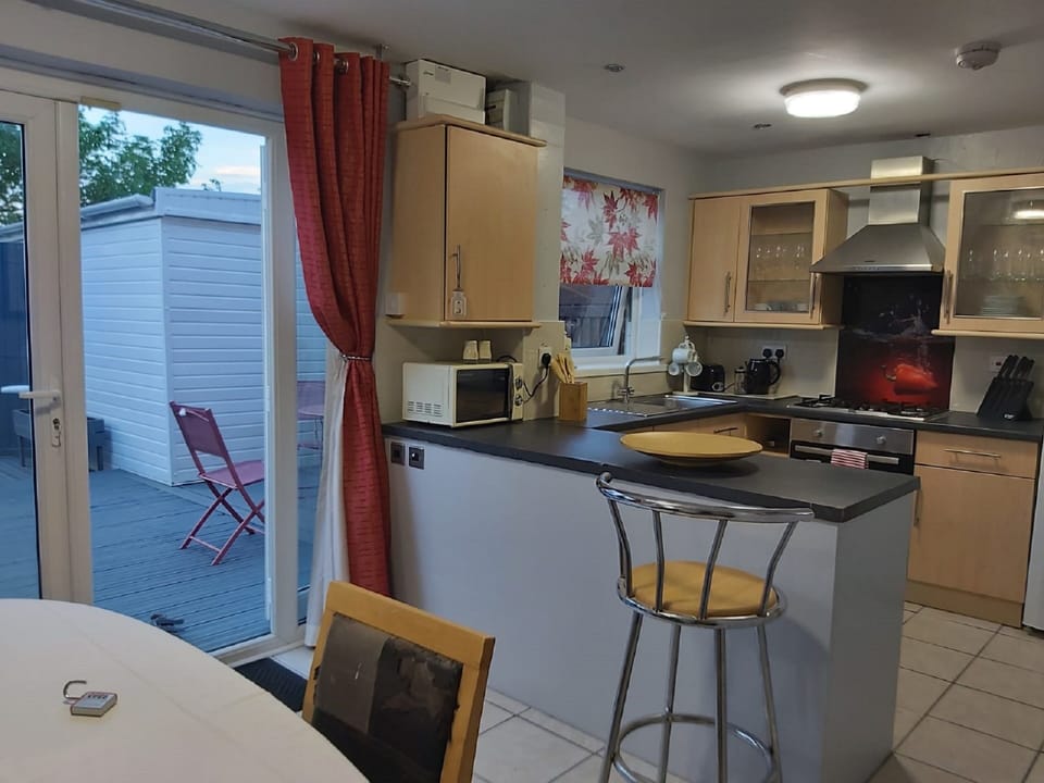 Fridge, microwave, oven, electric kettle
