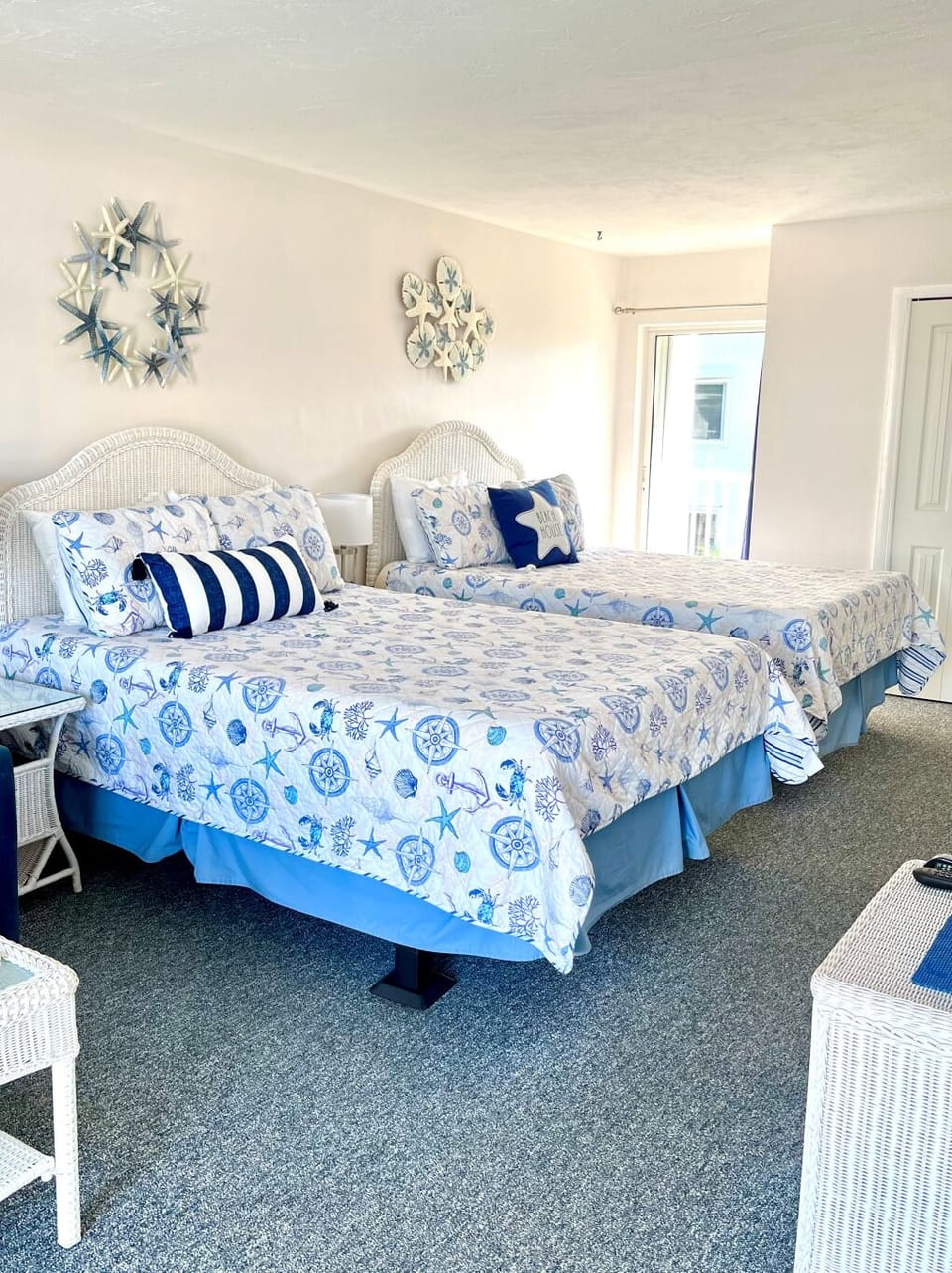 Two Comfy Queen Beds (1)