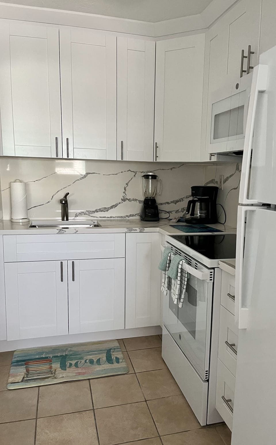 New Fully Equipped Kitchen