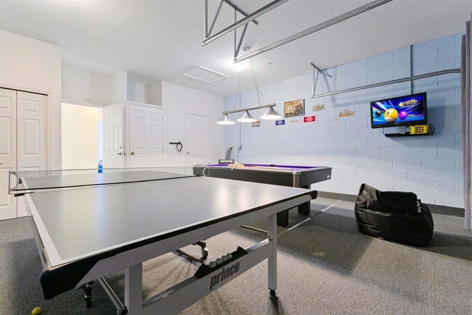Game Room (Angle)
Ping Pong Table
Pool Table
HAS AC