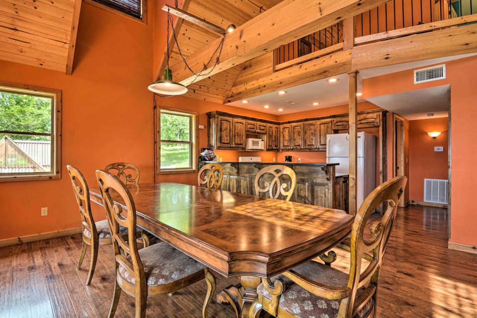 Dining Area | Dining Table | Dishware/Flatware