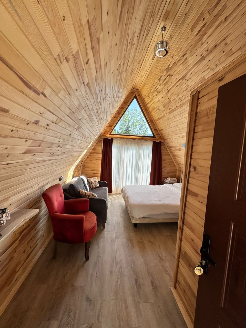 Standard Bungalow | Egyptian cotton sheets, premium bedding, individually decorated