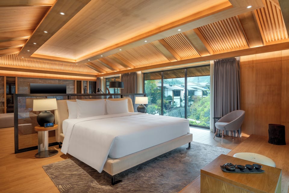 Presidential Villa, 1 King Bed | Minibar, in-room safe, desk, blackout drapes