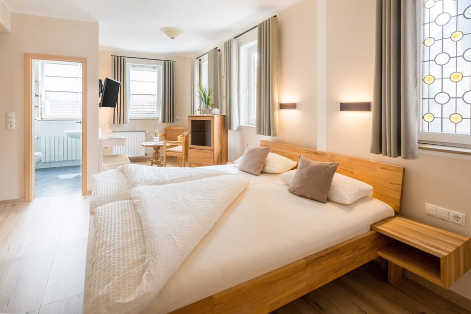Double Room | Minibar, in-room safe, free WiFi, bed sheets
