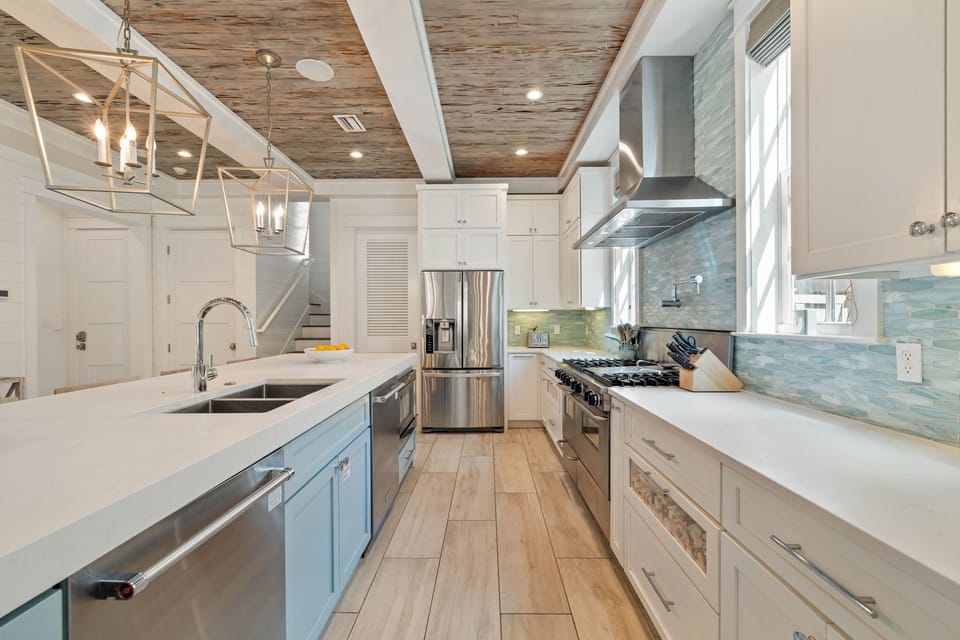 Chef's Kitchen - Equipped with Gas Range