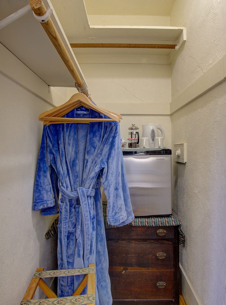 Room, Private Bathroom (Kingfisher) | Iron/ironing board (on request), WiFi (free), bed sheets