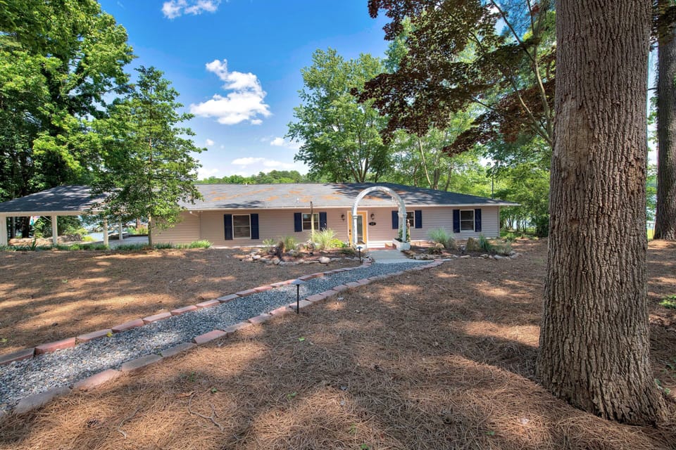 House, Multiple Beds, Lake View (Summer STATus) | Exterior