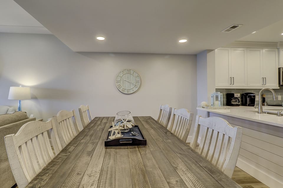 450 Captains Walk | Dining Table - 450 Captains Walk | Dining Table