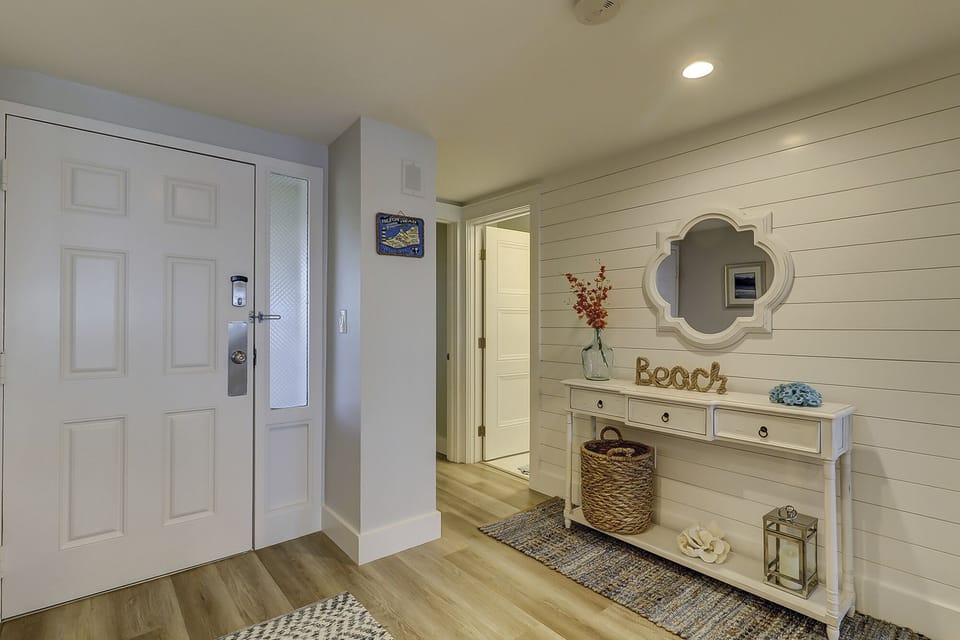 450 Captains Walk | Front Door - 450 Captains Walk | Front Door