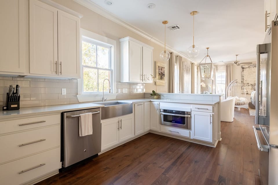 Full kitchen