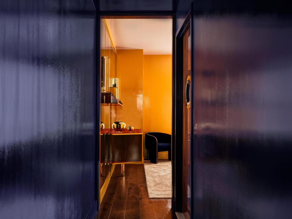 Deluxe Room, 1 King Bed | Premium bedding, in-room safe, blackout drapes