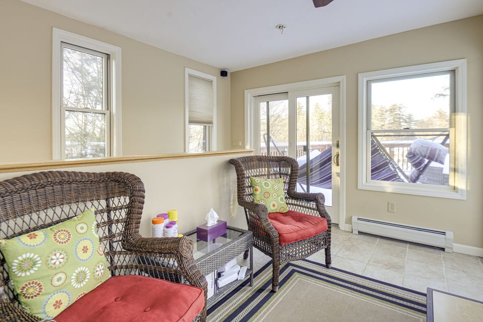 4th-Floor Sitting Area