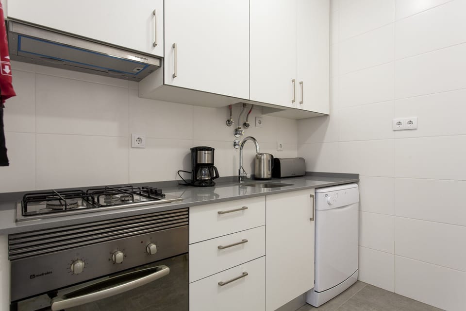 Full Equipped Kitchen: Toaster, Ketler, Coffe Machine, Washing and Dishwashing Machine, Microwave, Fridge, Stove, Hoven